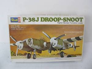 lot 302 image: Larger Vintage Monogram P-38J Droop-Snoot Twin Engine Bomber