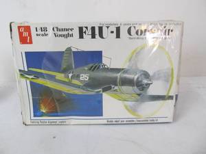 lot 62 image: Vintage AMT F4U-1 Corsair