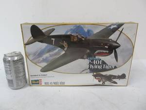 lot 247 image: Vintage Revell P-40E Flying Tiger