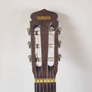 lot 4 image: Yamaha Nippon Gakki Classical Acoustic Guitar