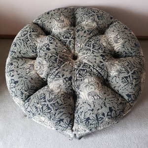 lot 56 image: Elephant Animal Print Tufted Ottoman