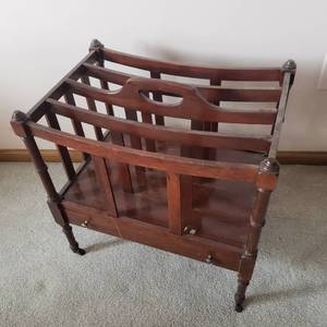 lot 72 image: Mahogany Chic Magazine Rack