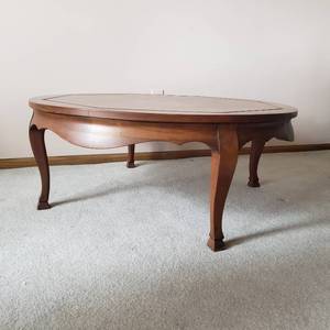 lot 61 image: Vintage Basket Weave Marquetry Round Cocktail Coffee Table