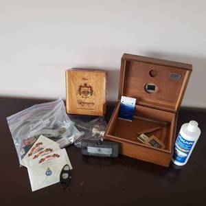 lot 75 image: Cigar Kit Humidor