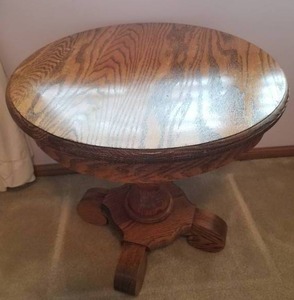 lot 48 image: Vintage Solid Oak Drum Table
