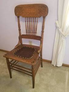 lot 106 image: Pressed Back Antique Farmhouse Chair