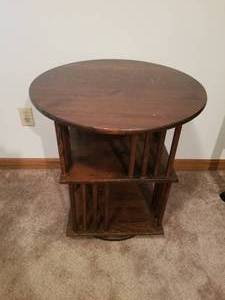 lot 113 image: Vintage Shelved Side Table