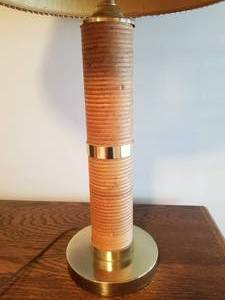 lot 127 image: Pretty Rattan Table Lamp