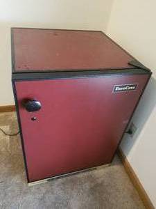 lot 27 image: French Wine Refrigerator by EuroCave