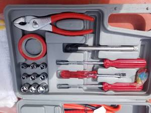 lot 169 image: Fixit Tools Basics Set