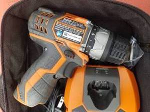 lot 163 image: Ridgid 12V Power Drill Kit
