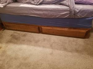 lot 115 image: Full Size Wood Bed Frame