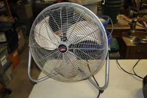 lot 62 image: Xtreme Garage High Velocity Fan   1 Phase