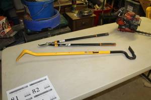 lot 83 image: Lot of (2) Hand Tools    with DeWalt Heavy Duty Multi-Functional Utility Bar 40, Tree Pruner