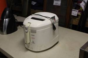 lot 111 image: T-Fal Super Clean Safety Fryer Maxi Fryer