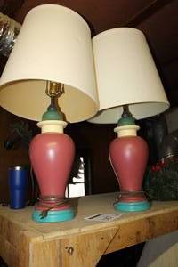 lot 187 image: Lot of (2) Ceramic Table Lamps GreenYellowRedTeal 34H    with White Shade