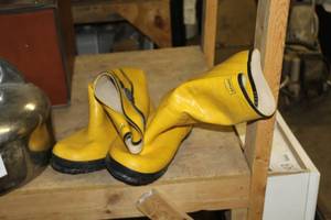 lot 208 image: Ranger Rubber Work Boots Yellow 13