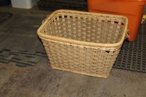 lot 211 image: Wicker Basket 24Lx18Wx12H