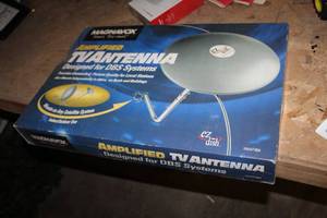 lot 223 image: Magnavox Amplified TV Antenna   (in box)