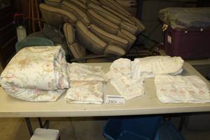 lot 285 image: King Bedspread Set    with Sheets, Pillow Covers, Bed Skirt, Shams