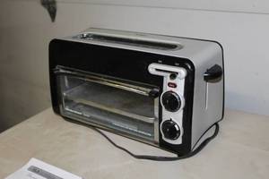lot 129 image: Hamilton Beach Toastation Toaster Oven