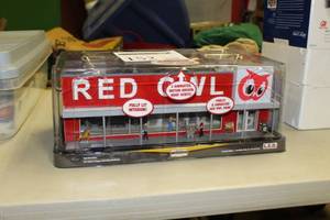 lot 152 image: Red Owl Store LED Pre-Built O Gauge Collectible Building