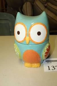 lot 137 image: Ceramic Owl Cookie Jar 11H