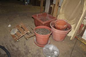 lot 198 image: Lot of Garden Planter Pots and Water Trays