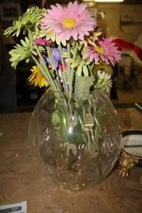 lot 180 image: Glass Vase Clear 12Dx13H    with Floral Dcor