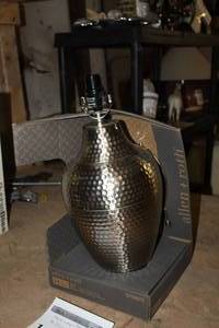 lot 186 image: Allen  Roth Table Lamp  8-12Dx16-12H   (base only)