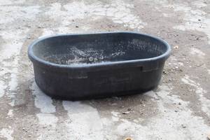 lot 22 image: Plastic Water Trough 51Lx31Wx14H