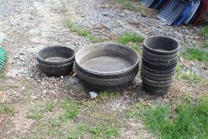 lot 40 image: Lot of (16) Feeding Bowls