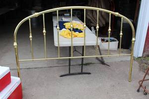 lot 321 image: Brass Headboard 77Wx52H
