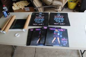 lot 323 image: Lot of (11) Taylor Swift Memorabilia