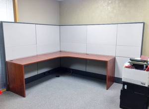 lot 9 image: MSRP $3500 High Quality HON Bevis Collection Mahogany Finish Office Cubicle Corner Desk Workstation with Privacy Wall Panels Partition - Excellent Condition - This Workstation Will Be Disassembled & Ready For Pick Up