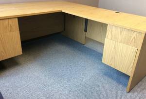 lot 33 image: MSRP $2000 High Quality National Office Furniture Beautiful Oak Finish L-Shaped Corner Executive Office Workstation Desking System Left Pedestal Desk With Right Return - WITH KEYS - Excellent Condition