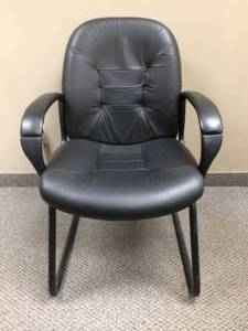 lot 57 image: MSRP $500 High Quality Very Comfortable Global Industries Black 100% Grade 7 Leather Office Guest Waiting Room Side Reception Armchair - Great Condition