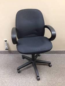 lot 65 image: MSRP $600 High Quality Global Industries Enterprise Renewal Black Height Adjustable Mobile Low Back Tilter Office Conference Table Arm Chair - Great Condition - No Stains No Tears See link to see more about this fabulous chair