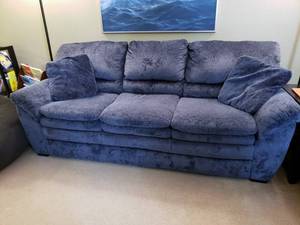 lot 98 image: WOWOW RARE $$$$ The Sleep Number Select Comfort Folding Sofa Bed - Gorgeous Blue Fabric  Queen Size Mattress With Dual Sided Number Adjustment - Excellent Condition