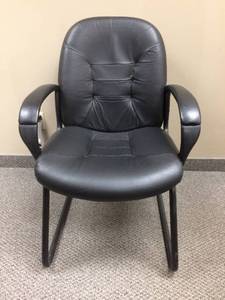 lot 57A image: MSRP $500 High Quality Very Comfortable Global Industries Black 100% Grade 7 Leather Office Guest Waiting Room Side Reception Armchair - Great Condition