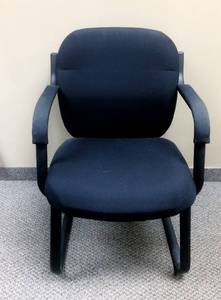 lot 4A image: MSRP $500 Very Comfortable Office Waiting Room Guest Side Upholstered Arms Sled Base Reception Room chair, GLOBAL COMMERCE ARMCHAIR #4735 Great Condition