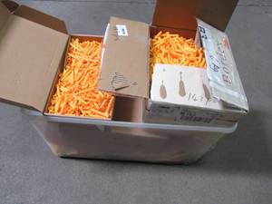 lot 66 image: WHOLESALE MIXED BIN OF MICELLANOUS WALL ANCHORS AND SCREWS