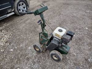 lot 31 image: Turfco Sod Cutter, 5.5 hp. Honda En...