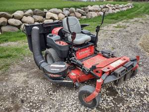 lot 15 image: Gravely 252Z 52 Zero Turn Mower, w...