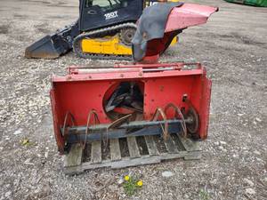 lot 18 image: Steiner 48 Snow Blower, Model SB34...