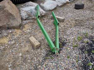 lot 12 image: John Deere 960 Cultivator Rear Hitch