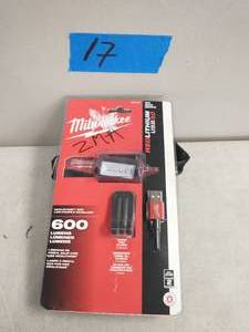 lot 17 image: MILWAUKEE 600 Lumens LED REDLITHIUM USB Low-Profile Hard Hat Headlamp