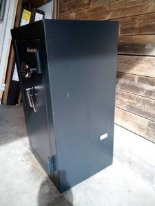 lot 6 image: SentrySafe - Safe - Executive Fire-Safe 4.7