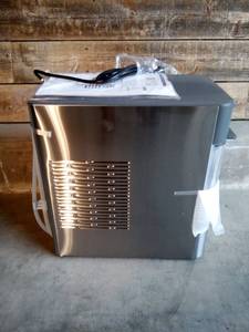 lot 34 image: GE Profile - Opal 2.0 24-lb. Portable Ice maker with Nugget Ice Production and WiFi - Stainless steel (missing side tank)