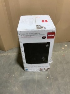 lot 40 image: RCA 3.2 CU. FT. MINI FRIDGE IN BLACK STAINLESS STEEL. SEE PICTURES